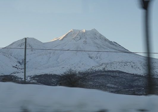 Hasan Dağı'nın uzaktan görünümü.